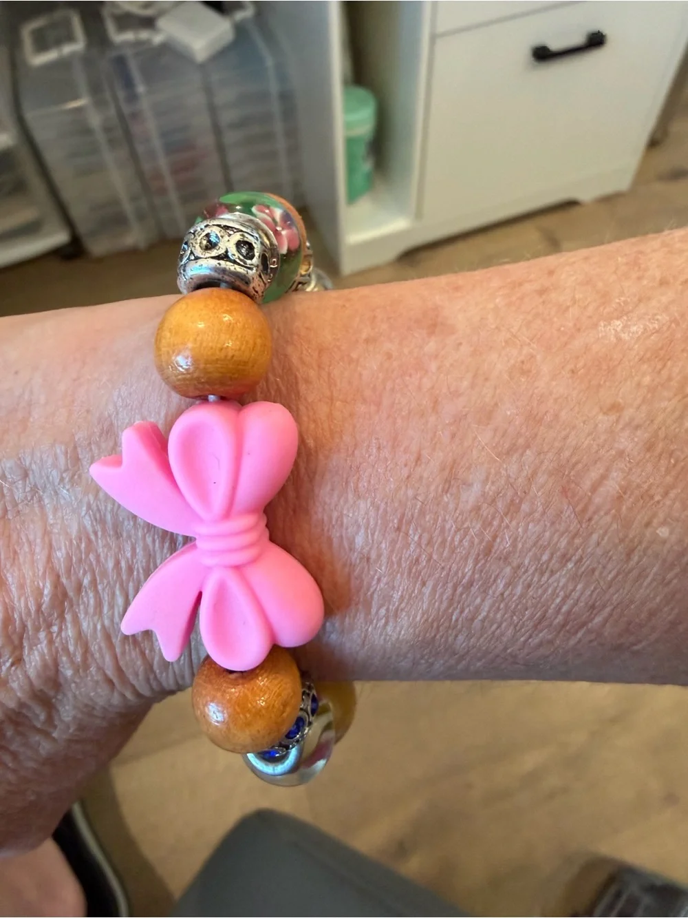Hand Crafted Pink Bow and Wood-Tone Bead Bracelet - Picture 2 of 5